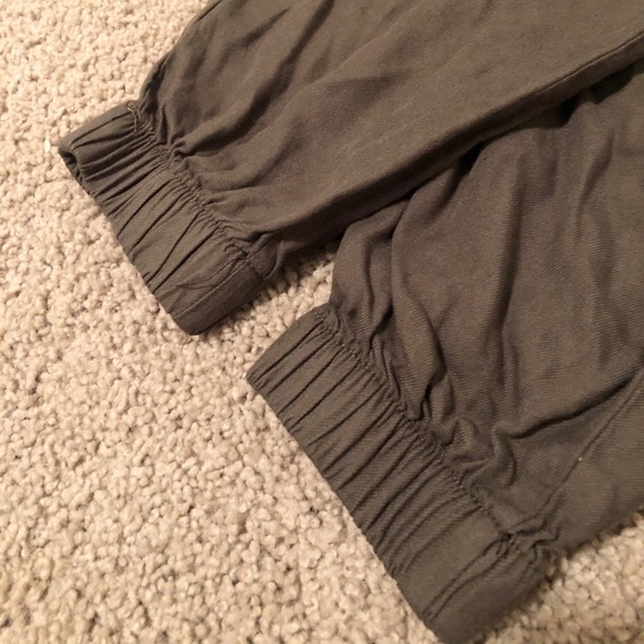 H&M army green joggers - Picture 2 of 4